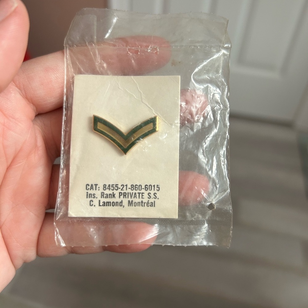 🔥$2 Vintage Military Rank private Insignia Pin 📌
